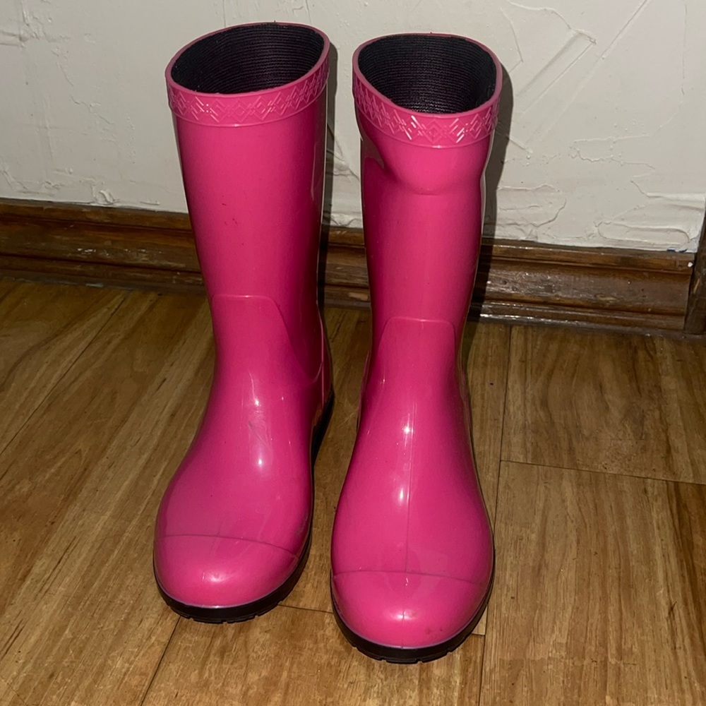 Raana rain boots Excellent condition Diva Pink